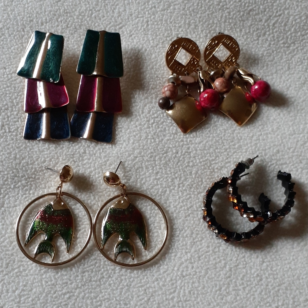 Beautiful & colorful 4 pairs of earrings